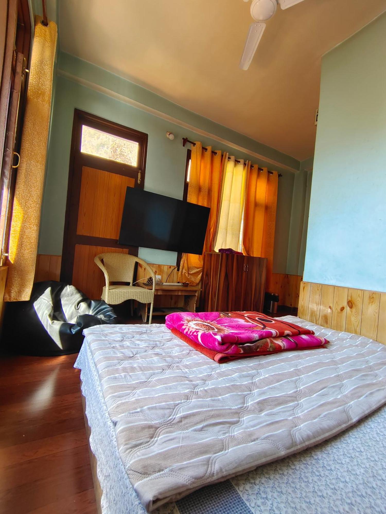 Trinity Homestay Kasol Dış mekan fotoğraf